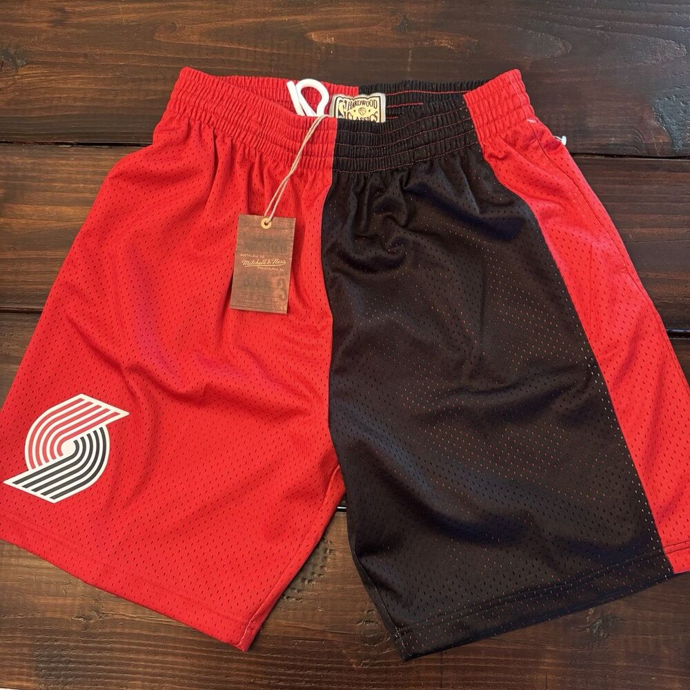 Mitchell & Ness Portland Trail Blazers 1996 Split Swingman Shorts